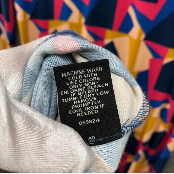 Vibrant Long Sleeve Geometric Dress - Picture 2 of 3